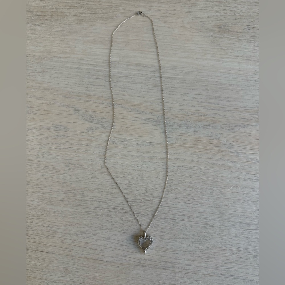 Heart diamond and white gold necklace